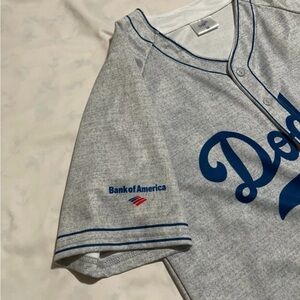 Dodgers give away unisex size M